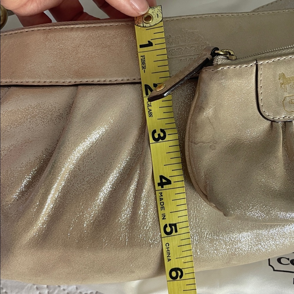 Coach Shimmery Cream Leather Shoulder Bag with Gold Hardware - Picture 9 of 10